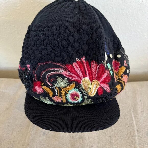 Vintage Woman's Black Stocking Embroider Floral Hat W/Brim - Picture 1 of 8